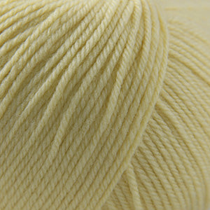 824 Yellow - 220 Superwash®