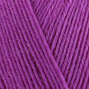 735 Blackcurrant Bomb - Signature 4-Ply